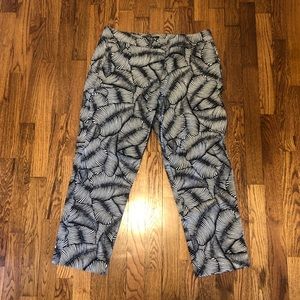 Ann Taylor Factory Curvy Capris 12